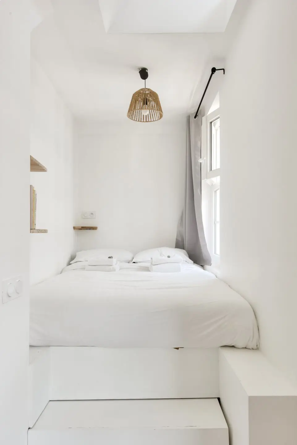 Espace chambre d'un studio à Paris en location moyenne durée / bail mobilité